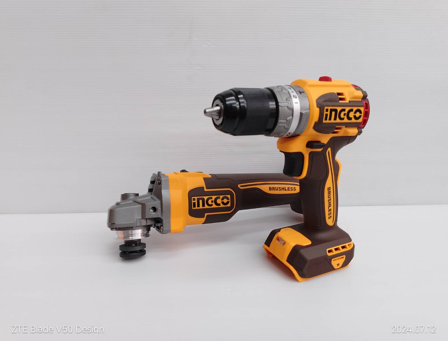 ชุดสว่านกระแทกไร้สาย+เครื่องเจียรแบตเตอรี่ 4นิ้ว รุ่น CKLI2027310 INGCO