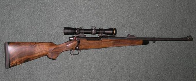 ชุดนายพราน / ชุดผจญภัย / ชุดเข้าป่า / พร้อมปืน