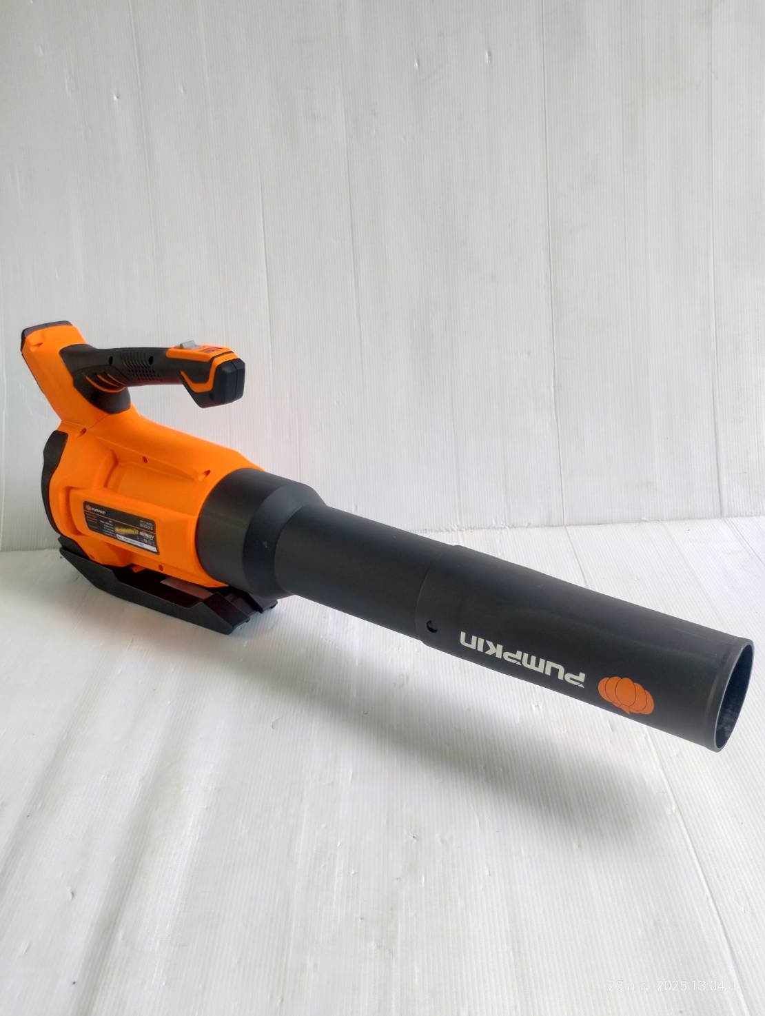 เครื่องเป่าลมใบไม้ไร้สาย ไร้แปรงถ่าน (เครื่องเปล่า) 20V รุ่น INF-112LFBL PUMPKIN #50333