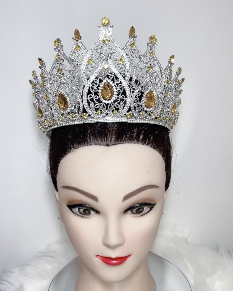 (พร้อมส่งจากไทย) มงกุฏ 115 สีเหลือง มงกุฎนางงาม มงกุฎเพชร มงกุฎประกวด สวยงามอลังการ ฐานมงวงกลมปรับได้ สินค้าพร้อมส่ง ไม่ต้องรอนาน งานพรีเมี่ยม