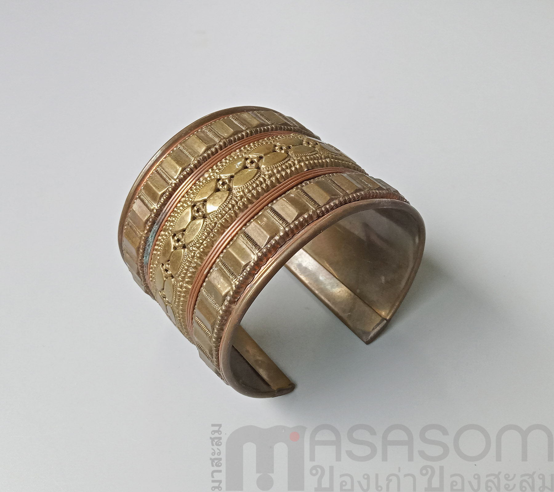 กำไลทองเหลืองของเก่า