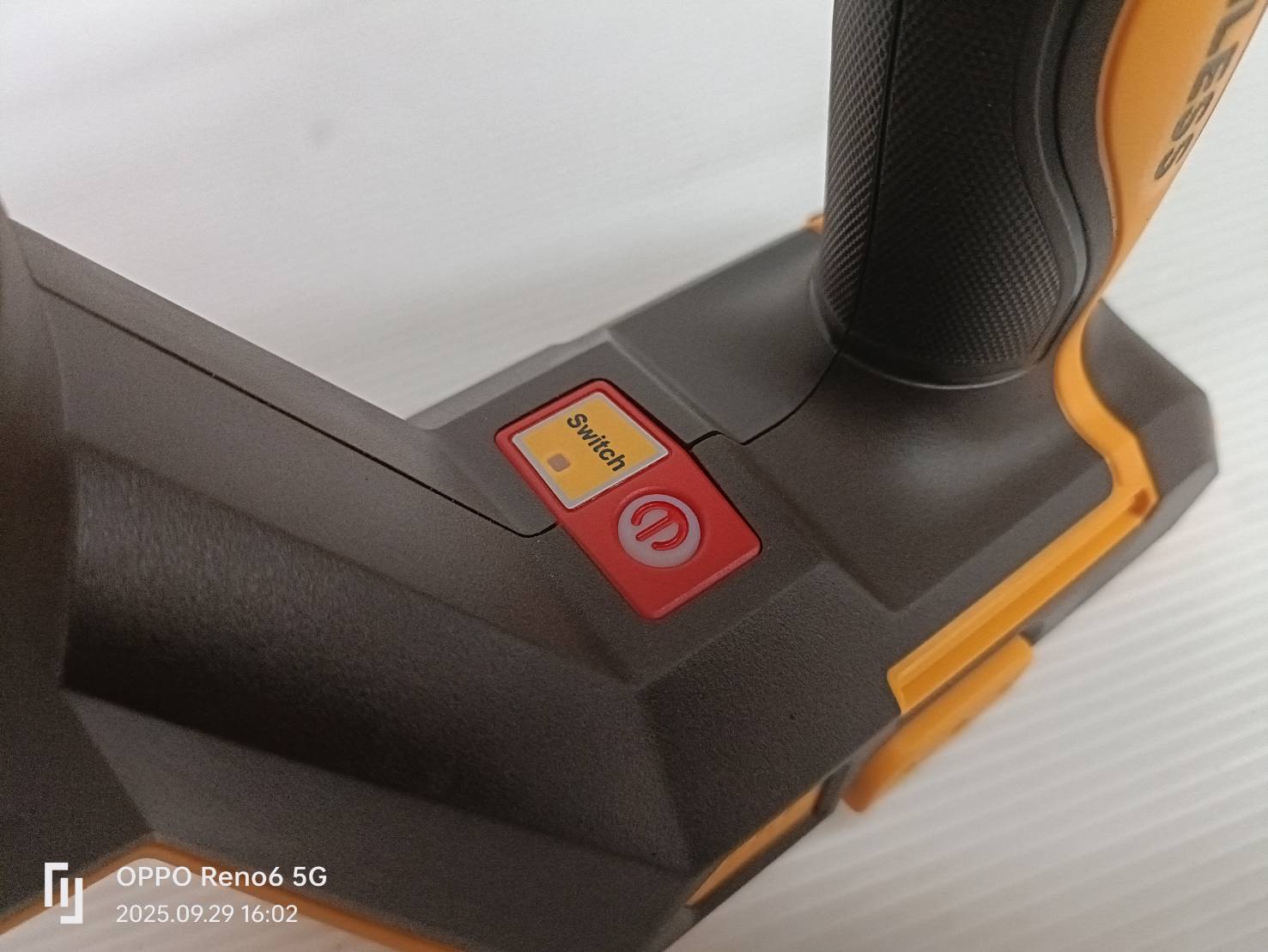 INGCO เครื่องยิงตะปูคอนกรีต40มม 20V CCNLI9005 (ตัวเปล่า)