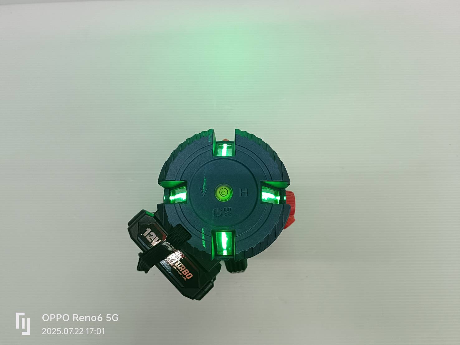 MASARU SMLG-330 เครื่องวัดระดับเลเซอร์แบบแสงสีเขียว 5 เส้น 3.7V (ไม่รวมขาตั้ง)