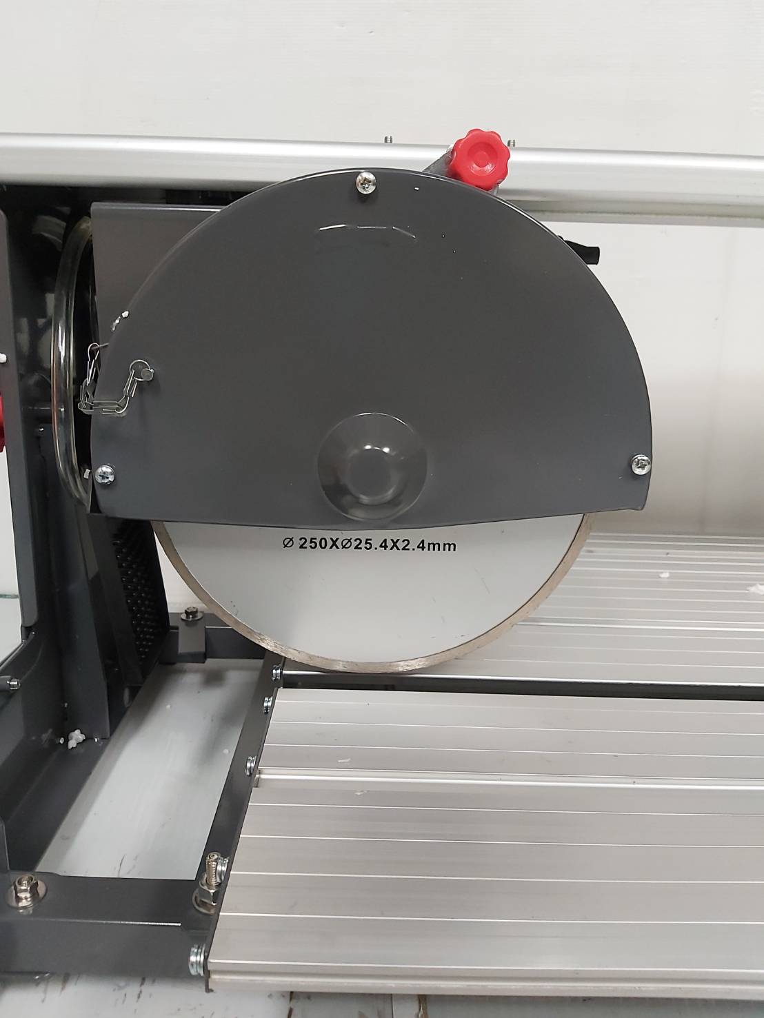 โต๊ะตัดกระเบื้อง36" (90ซม.)ใส่ใบ10" พร้อมขาตั้ง TS6112501 TOTAL