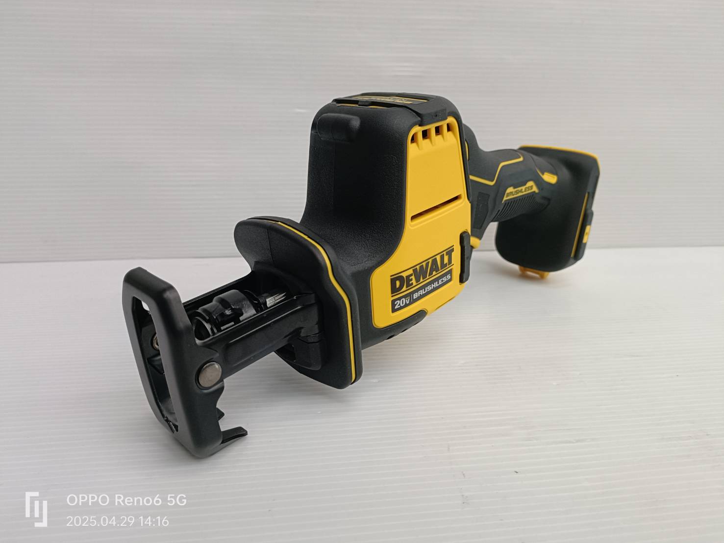เซเบอร์ไร้สาย20V DCS369N-KR DEWALT