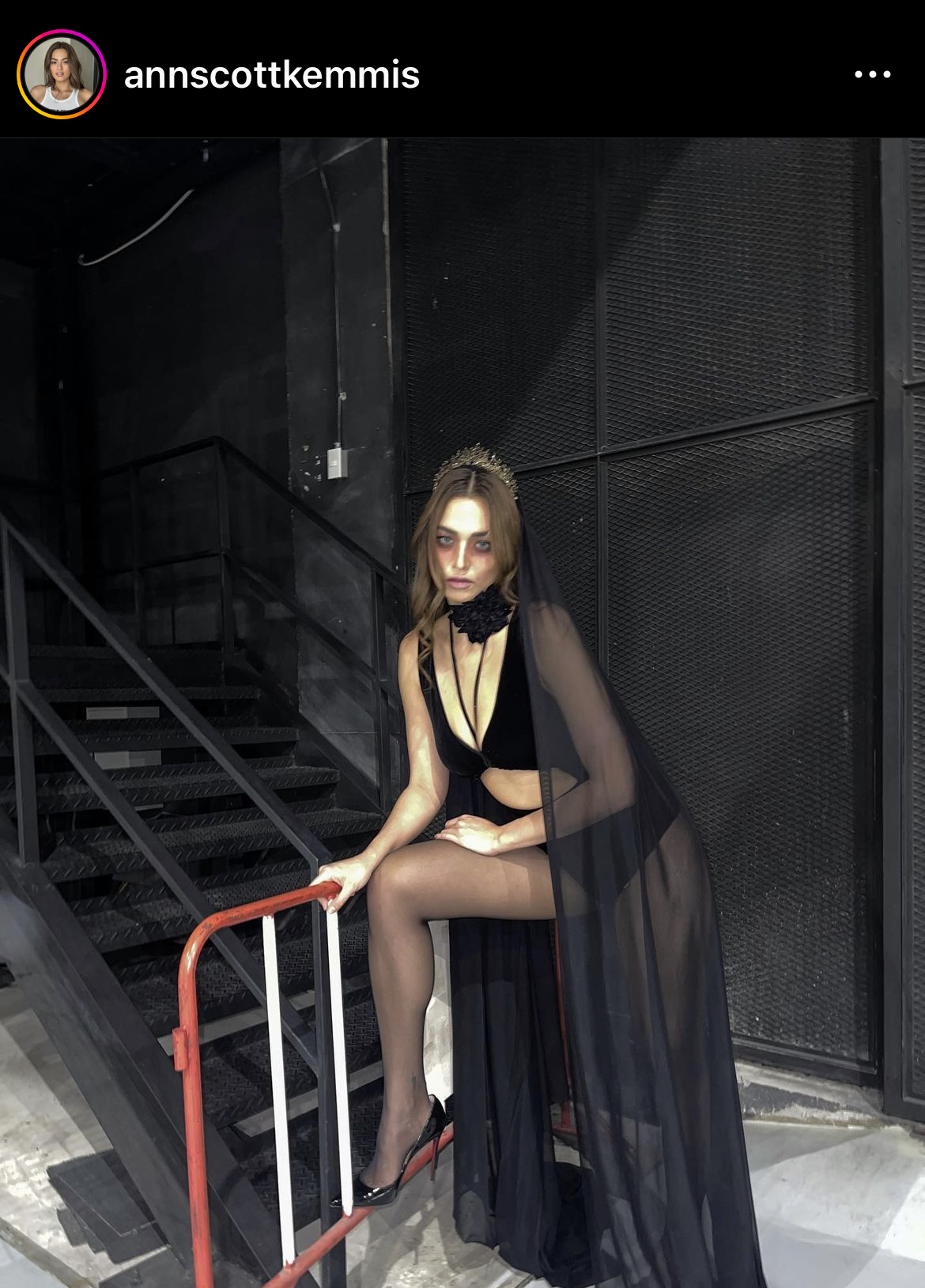 (พร้อมส่ง) มงกุฎสีดำ 373 งานสวย ปราณีต QCเพชรทุกเม็ด สินค้าพร้อมส่งจากไทย