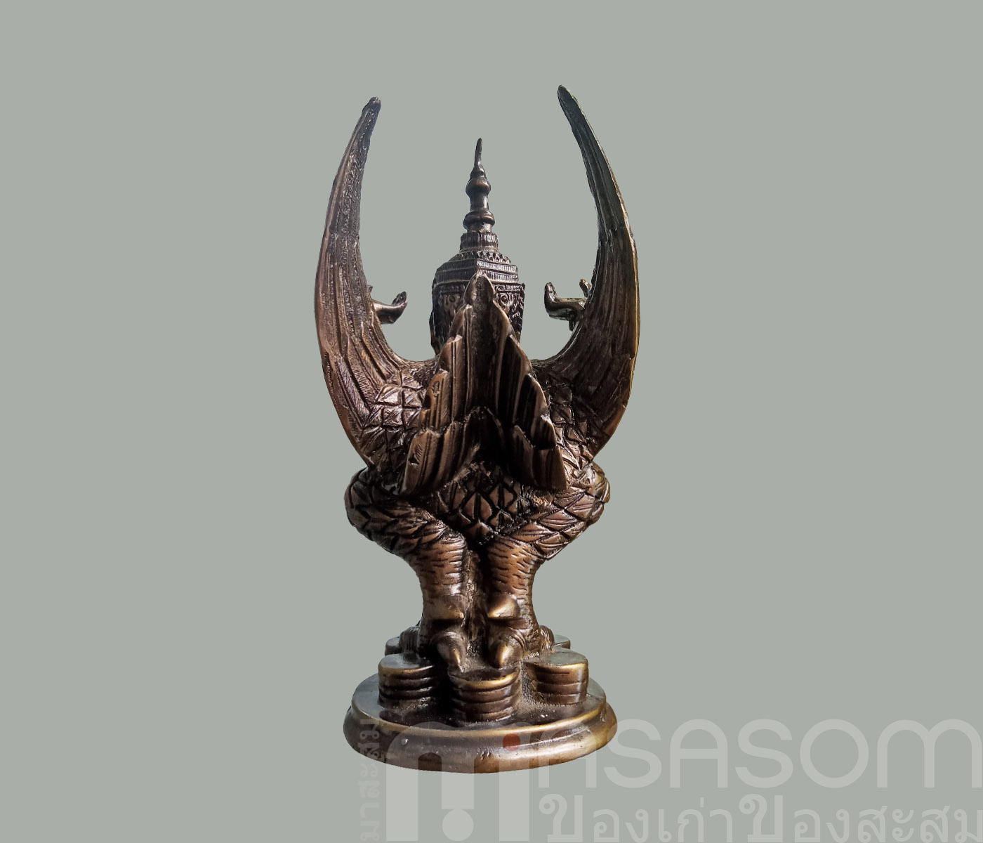 พญาครุฑเหยียบเงินทอง