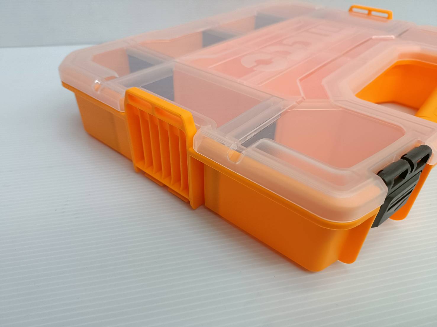 INGCO กล่องเครื่องมืออเนกประสงค์ 15 นิ้ว สามารถต่อซ้อนกันได้ รุ่น PBX1511