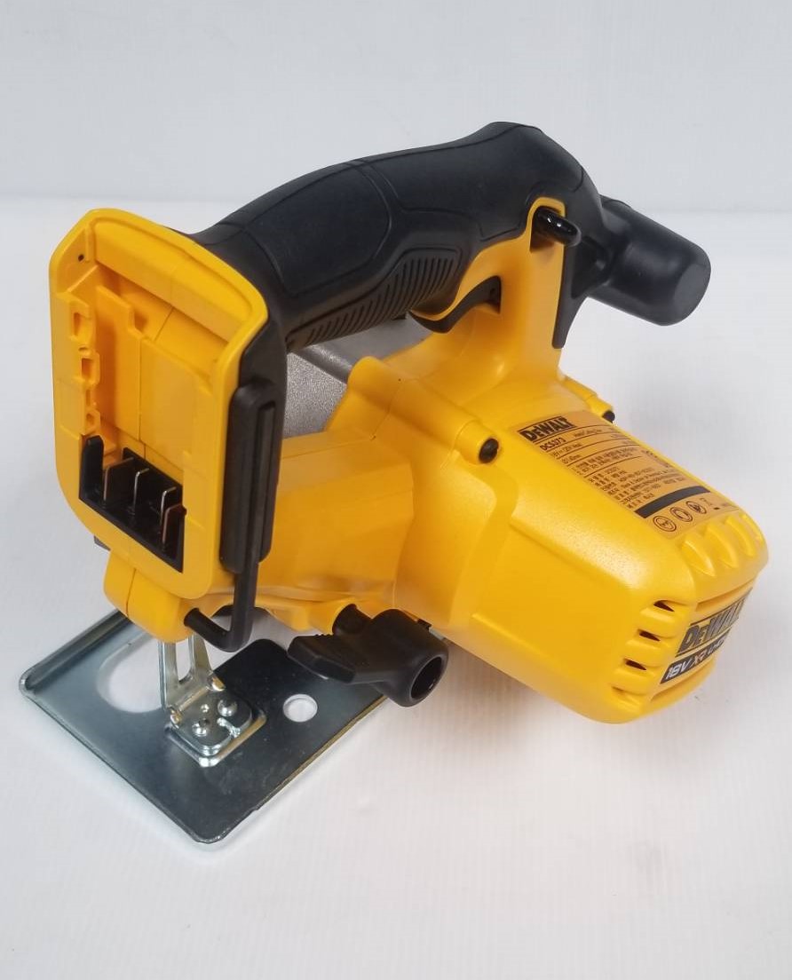 เลื่อยวงเดือน5.5" DCS373N DEWALT