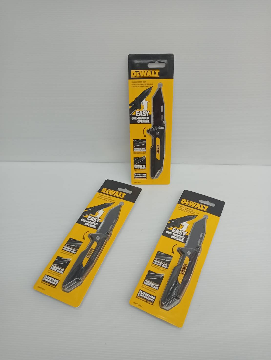 DEWALT มีดพับ easy open สีดำ รุ่น DWHT10910