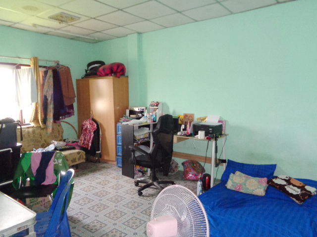 H1158 ขายด่วน ทาวนเฮ้าส์ 2 ชั้น 25 ตร.วา หมู่บ้านเสรี อ่อนนุช ซอยอ่อนนุช70/1 แยก2-2 แขวงประเวศ เขตประเวศ กรุงเทพฯ ขายถูกตามสภาพ