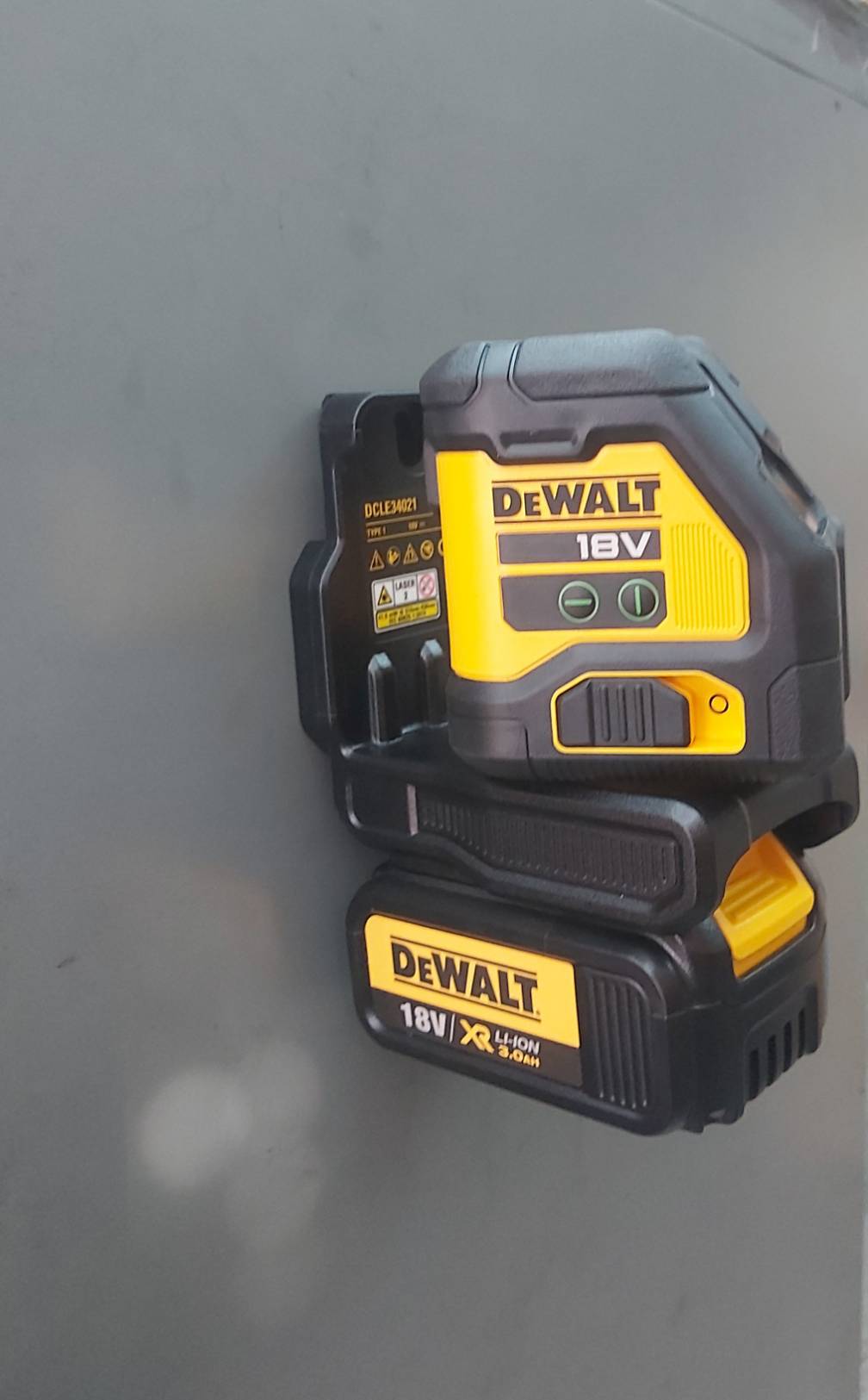 เลเซอร์ระดับ2เส้น แสงเขียว DCLE34021N DEWALT