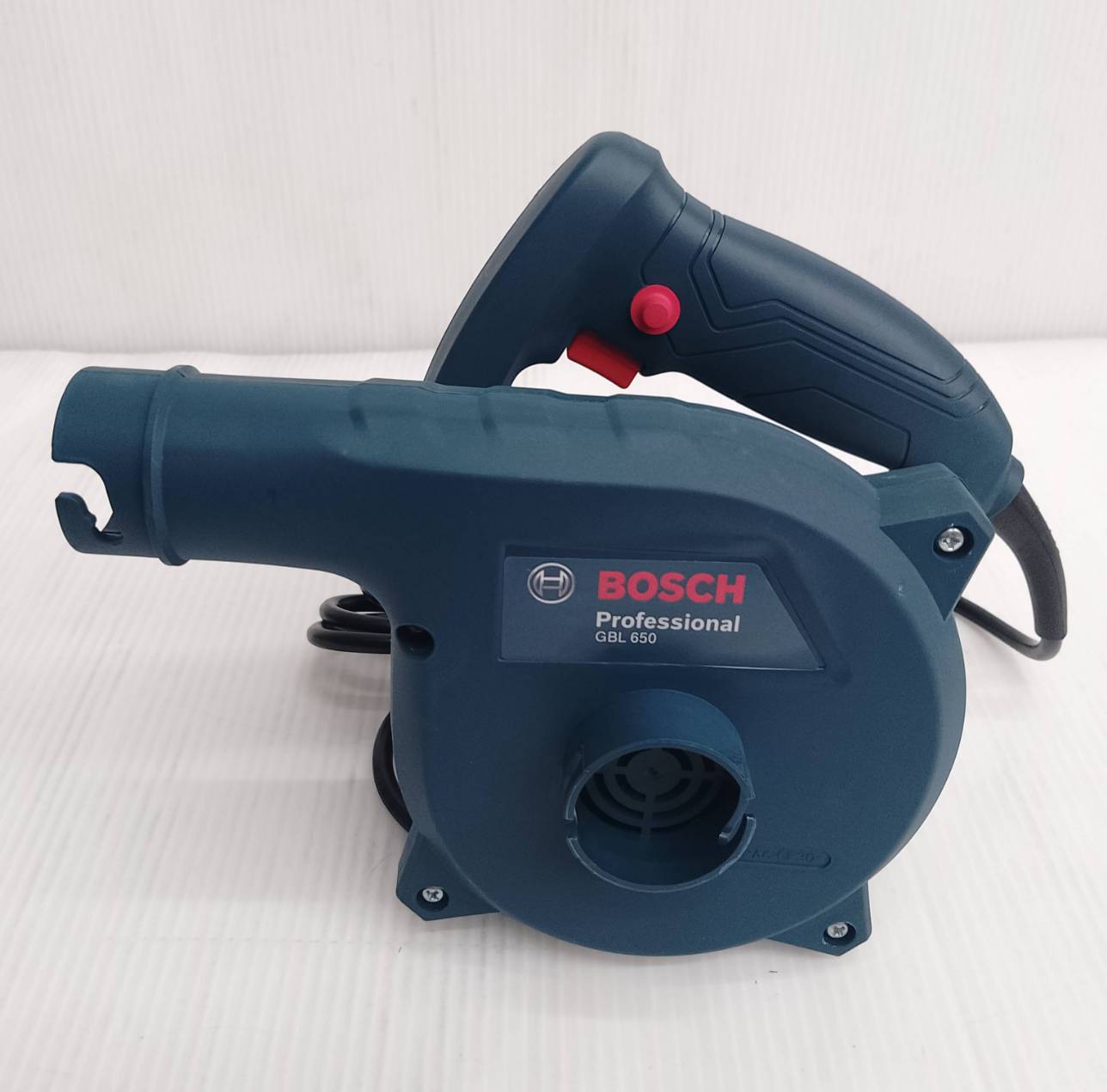 เครื่องเป่าลม GBL650 BOSCH