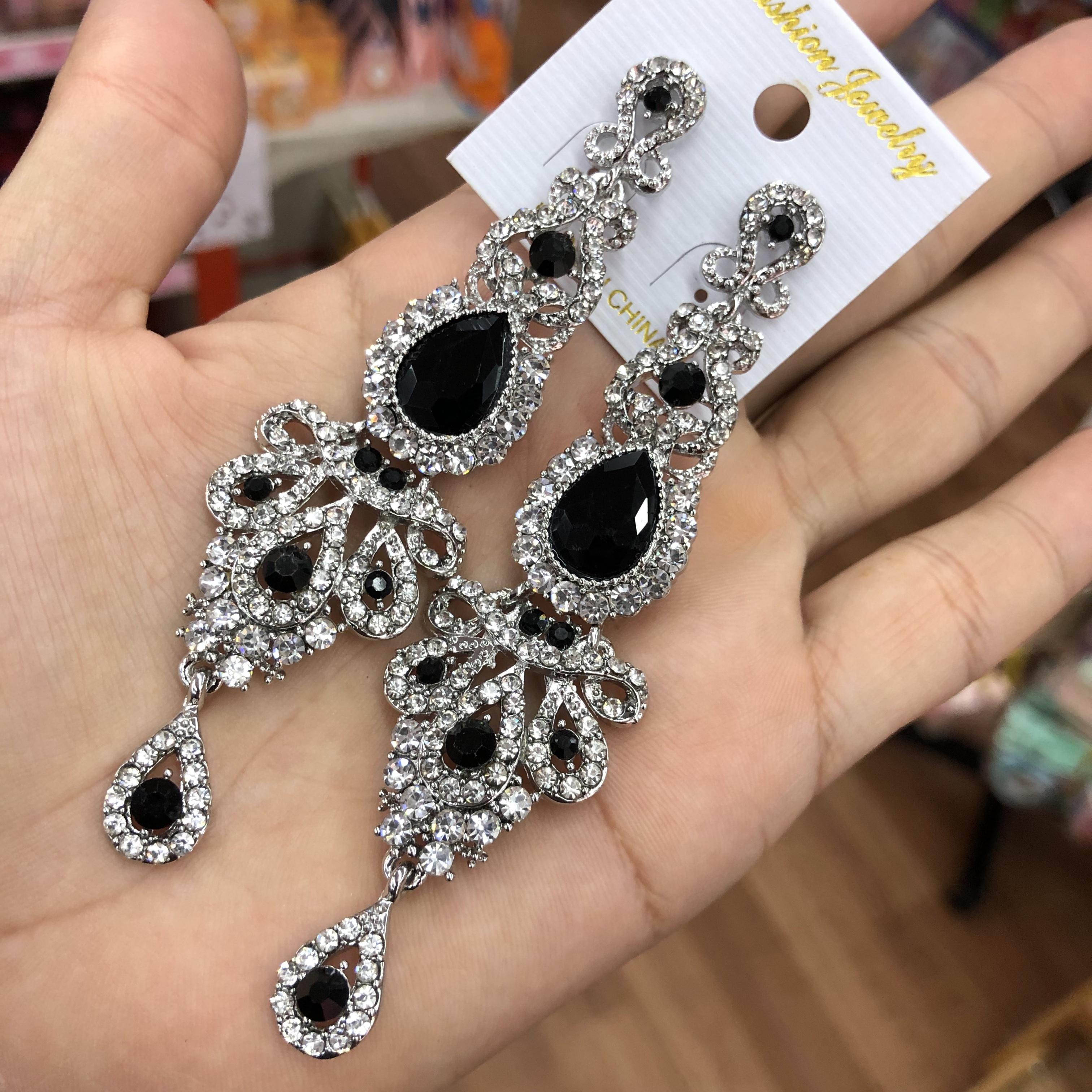 (พร้อมส่ง) ต่างหู 111 (เข็ม) สีดำ