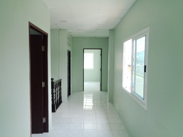 H1123 ขายทาวน์เฮ้าส์ 2 ชั้น 16 ตร.วา หมู่บ้านจินดาทาวน์ หลังมุม รีโนเวทใหม่ ซอยคู้บอน 27 แยก 56 (รามอินทรา กม. 8)