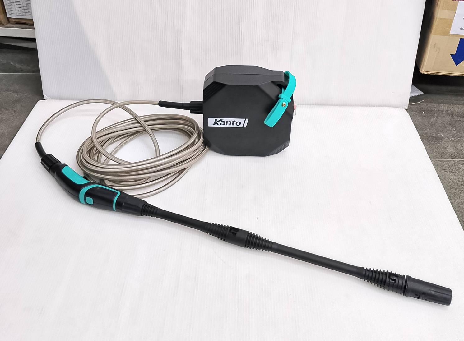 KANTO เครื่องอัดฉีดแบตเตอรี่ 265 วัตต์ รุ่น SMART20 DC-18V ไร้สาย 30-50BAR น้ำหนักเบา พกพาสะดวก ครบชุด(ฟรีน้ำยาล้าง+ผ้า) อัดฉีด