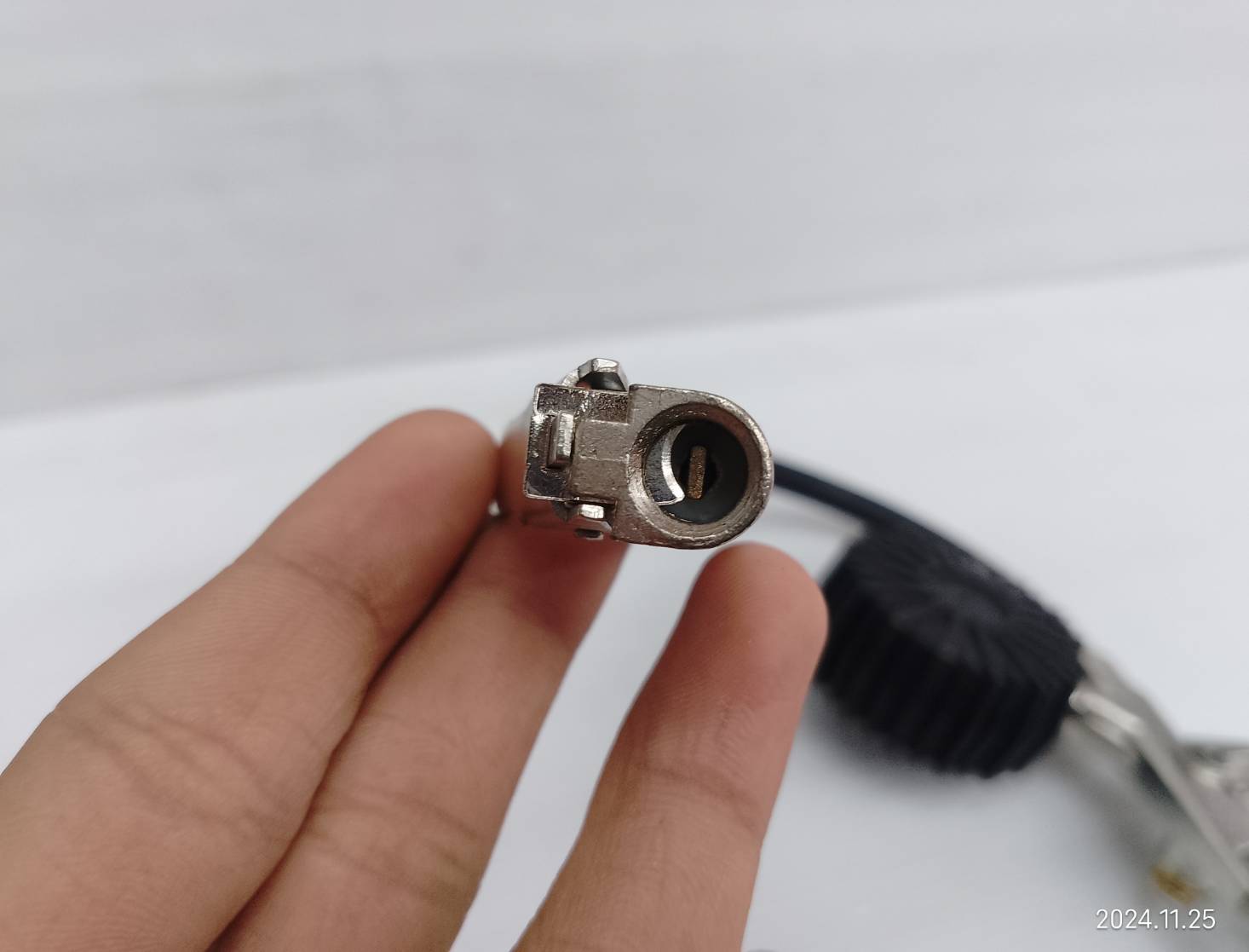 TEXAS BULL หัวเติมลมพร้อมเกจ์วัดลม ยาว 33.5 ซม รุ่น TX-TIG16