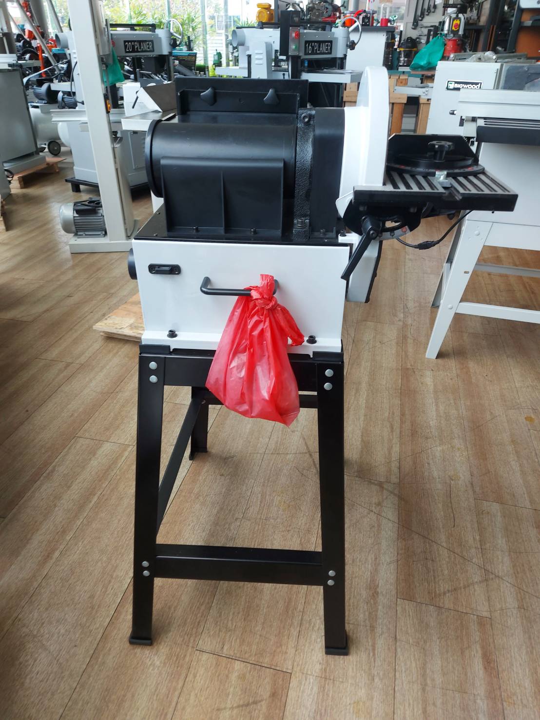 เครื่องขัดกระดาษทรายสายพาน SD-69N BIGWOOD