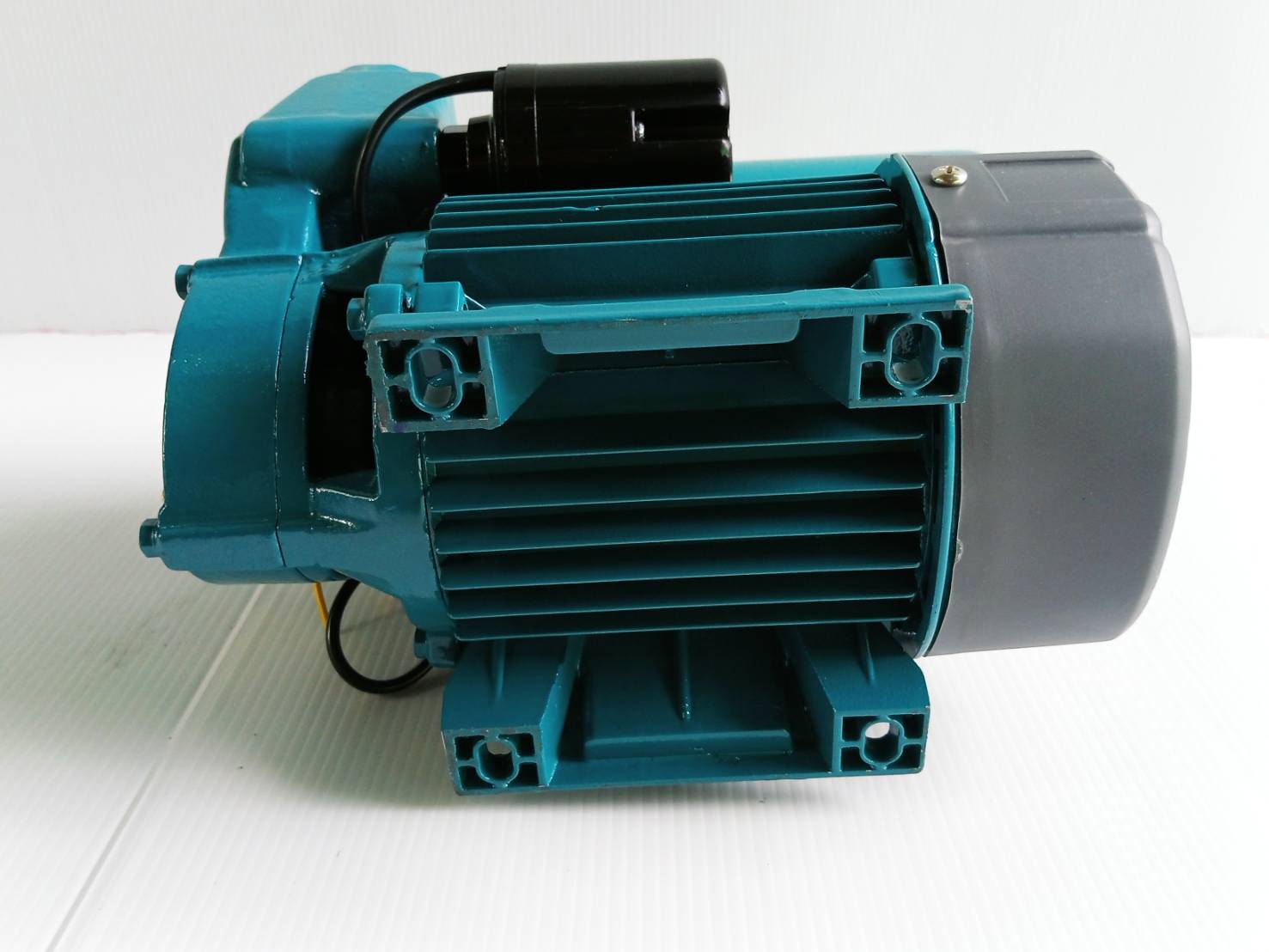 TOTAL ปั๊มน้ำอัตโนมัติ 370 วัตต์ ท่อ 1 นิ้ว 220 โวลท์ ชนิดล่อน้ำด้วยตัวเอง รุ่น TWP93706