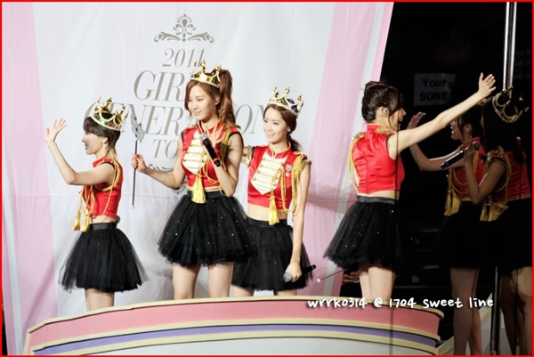 ชุดเจ้าหญิงเกิลร์เจนเนเรชั่น / ชุดนักร้องเกาหลี