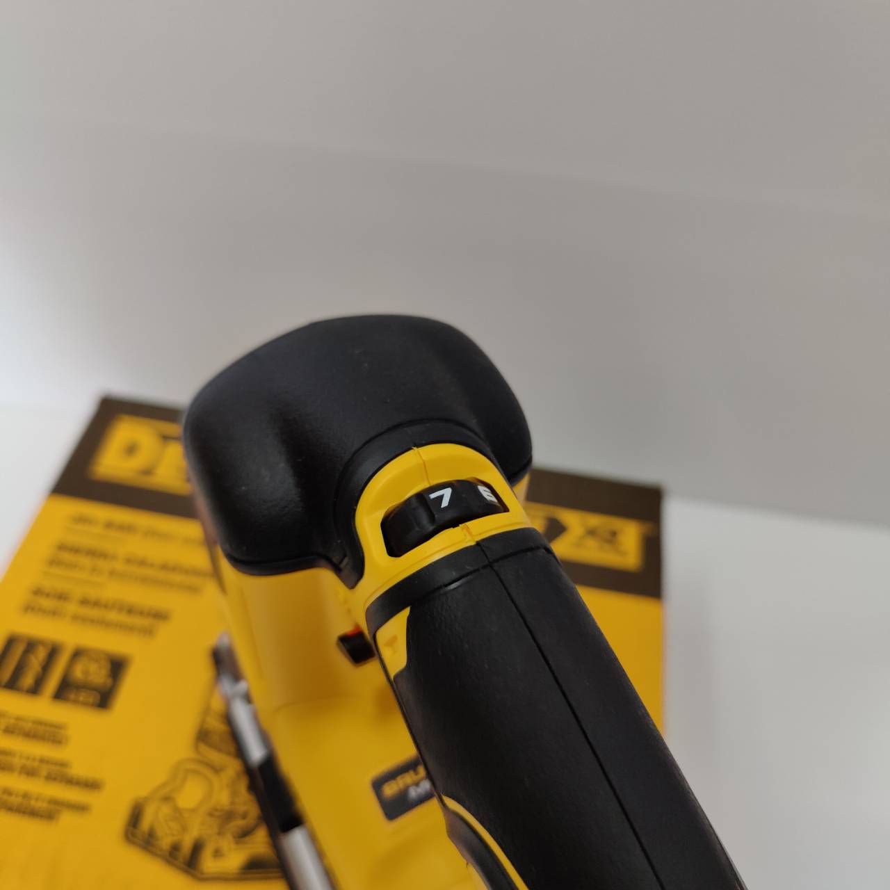 จิกซอไร้สาย20V DCS334B DEWALT