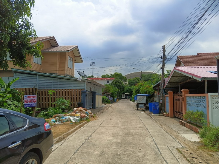 H1109 ขายด่วน ที่ดิน 82 ตร.วา อยู่ถนนศิริเกษม ซอย11 ต.บางไผ่ ภาษีเจริญ กว้าง 10 เมตร ลึก 32.80 เมตร เหมาะปลูกบ้าน ใกล้โรงเรียนอัญสัมชัญธนบุรี