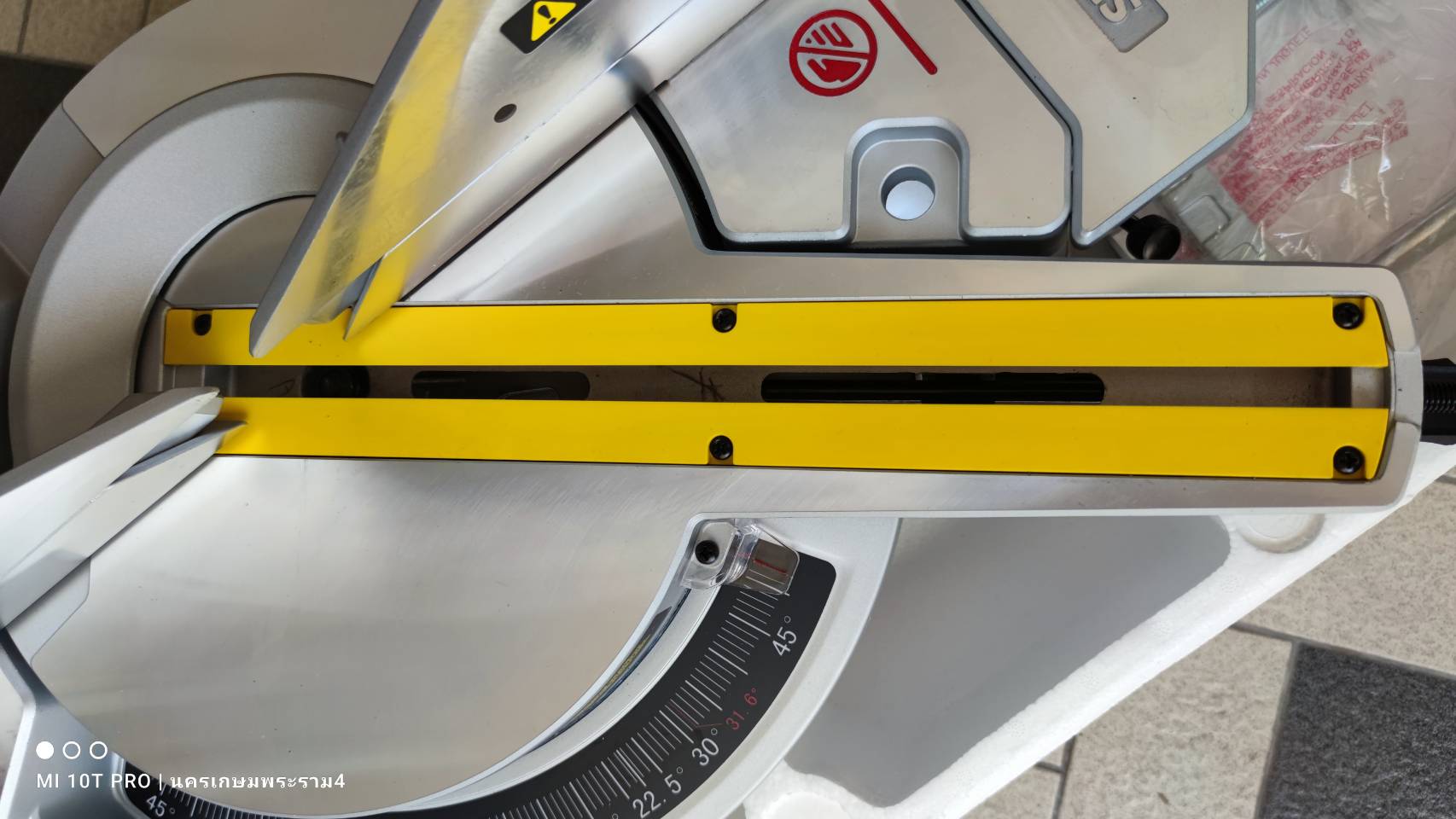 แท่นตัดองศา10" SM18 STANLEY สไลด์ได้ มีเลเซอร์