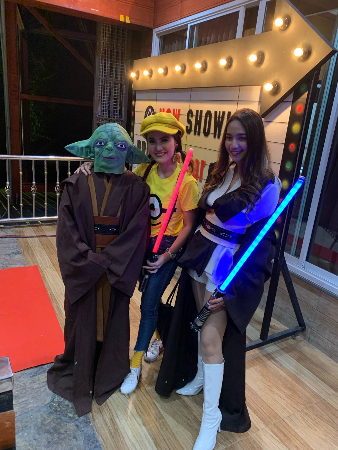 ชุดเจไดหญิง สีครีม น้ำตาล