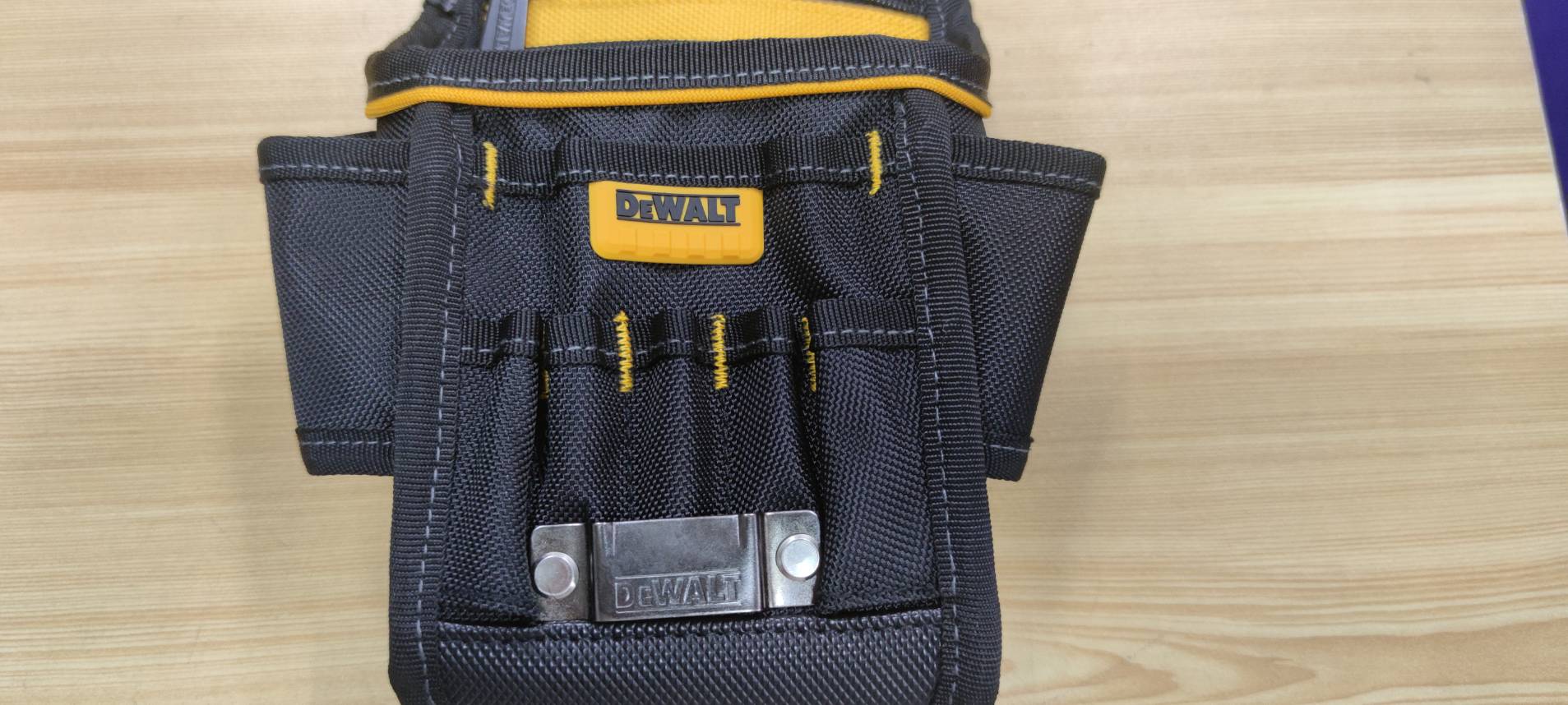 กระเป๋าคาดเอว19ช่อง DWST83483-1 DEWALT