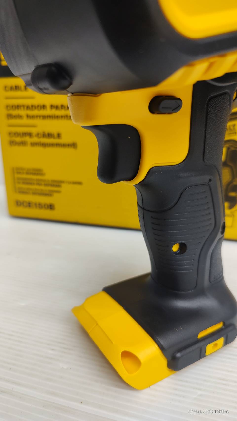 DEWALT รุ่น DCE150B เครื่องตัดสายเคเบิ้ล 20V