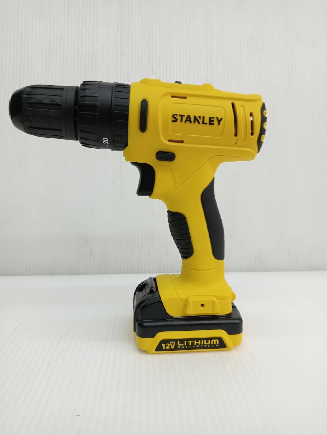 STANLEY รุ่น SCH121S2K-B1 สว่านกระแทกไร้สาย 12V Max พร้อมแบตเตอรี่ 1.5AH*2