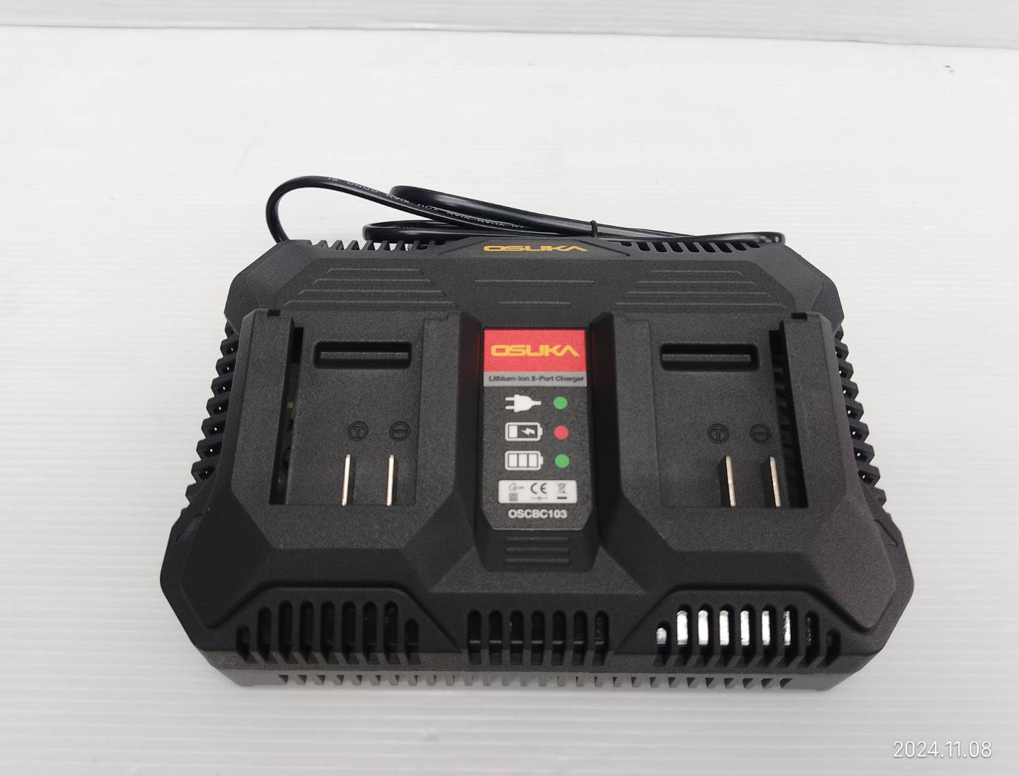 แท่นชาร์จแบตเตอรี่ 2 พอร์ต OSCBC103 OSUKA