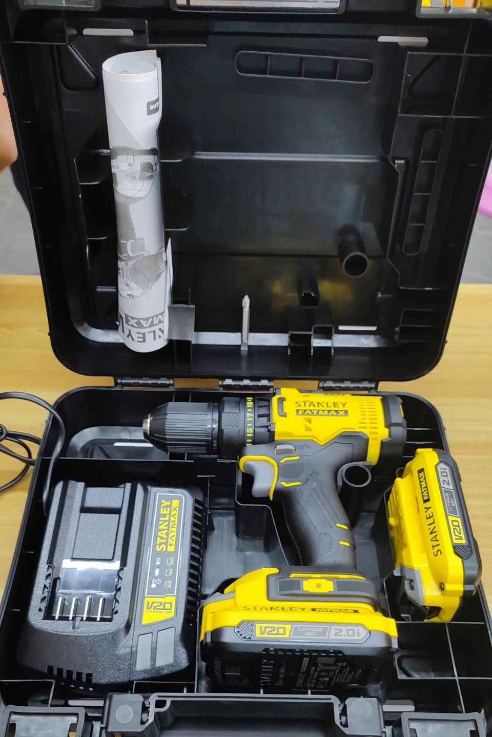 STANLEY FATMAX สว่านไร้สาย 20V รุ่น SCD700D2K แบต2.0Ah*2ก้อน