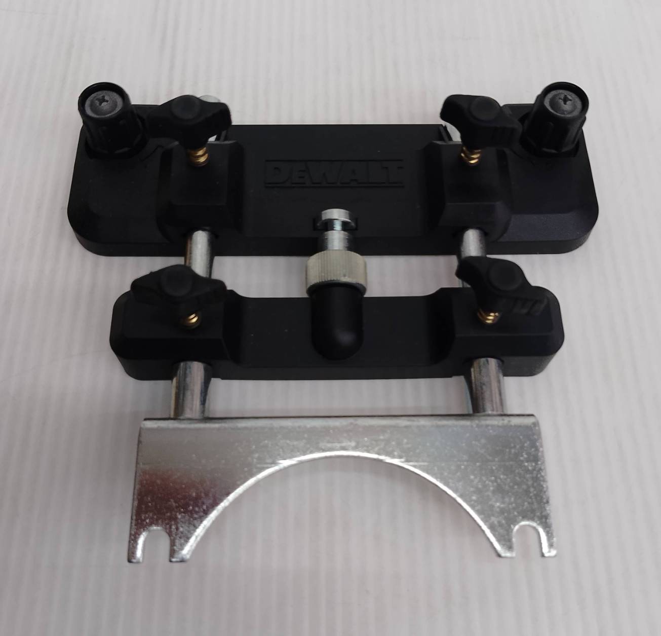 DEWALT รุ่น DWS5031-XJ อุปกรณ์เสริมเครื่องเร้าเตอร์สำหรับติดกับราง