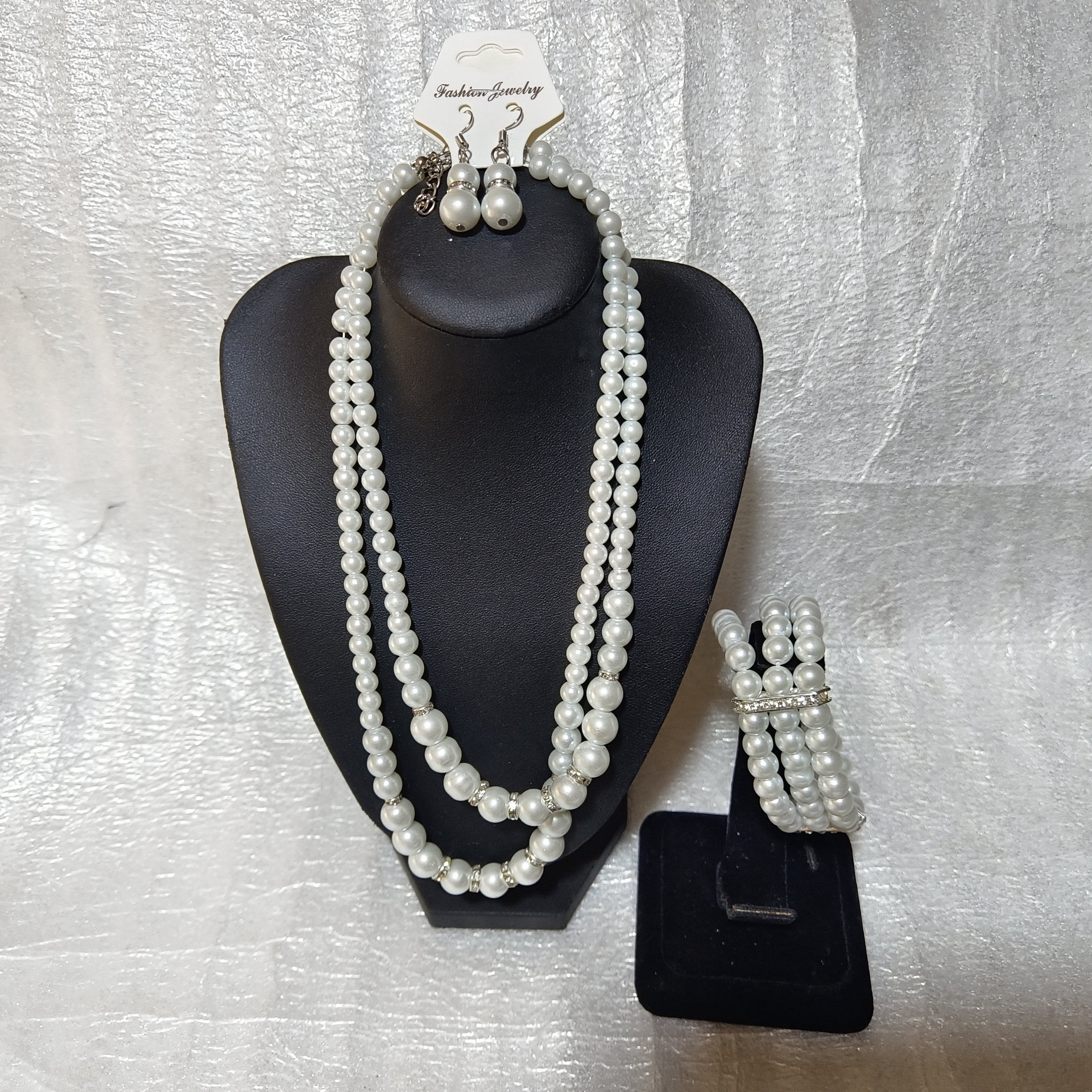 (พร้อมส่ง) สร้อยคอไข่มุก+ต่างหู 090 (แบบเข็ม) มีกำไลสวยหรู ส่งด่วนจาก จ.อุบลราชธานี