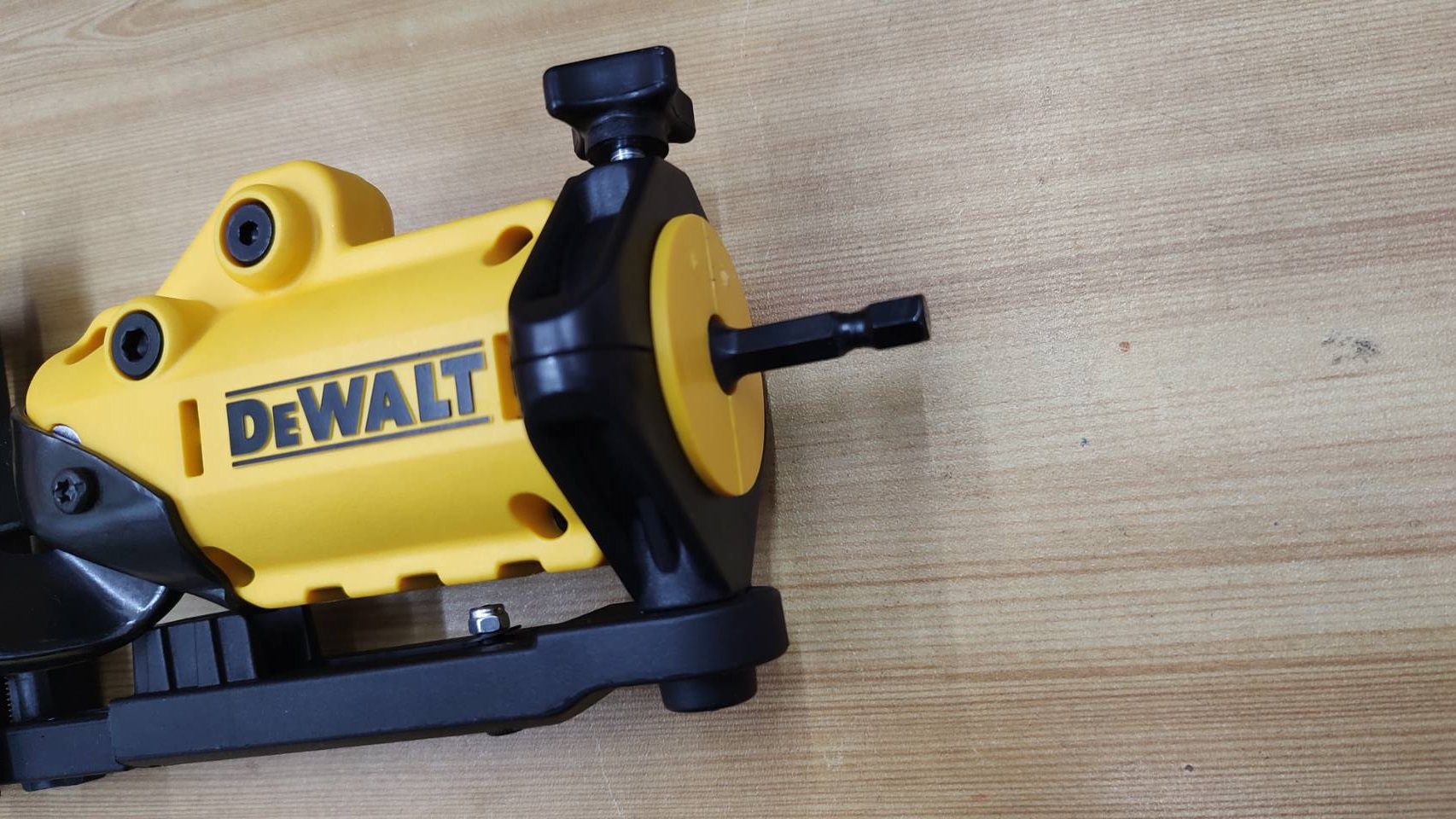 DEWALT อุปกรณ์เสริมสำหรับแปลงเป็นเครื่องตัดแผ่นโลหะ ตัดเมทัลชีท DT70620-QZ