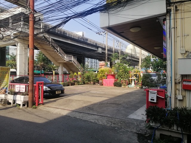 H1144 ให้เช่าอาคารพาณิชย์ 78 ตร.วา 5ชั้น ตกแต่งแล้ว อยู่ถนนบรมราชชนนี ตรงข้ามโลตัสปิ่นเกล้า ใกล้เซ็นทรัลปิ่นเกล้า เหมาะทำคลินิก สถานเสริมความงาม โชว์รูมสินค้า ออฟฟิศ มีที่จอดรถ 7-10คัน