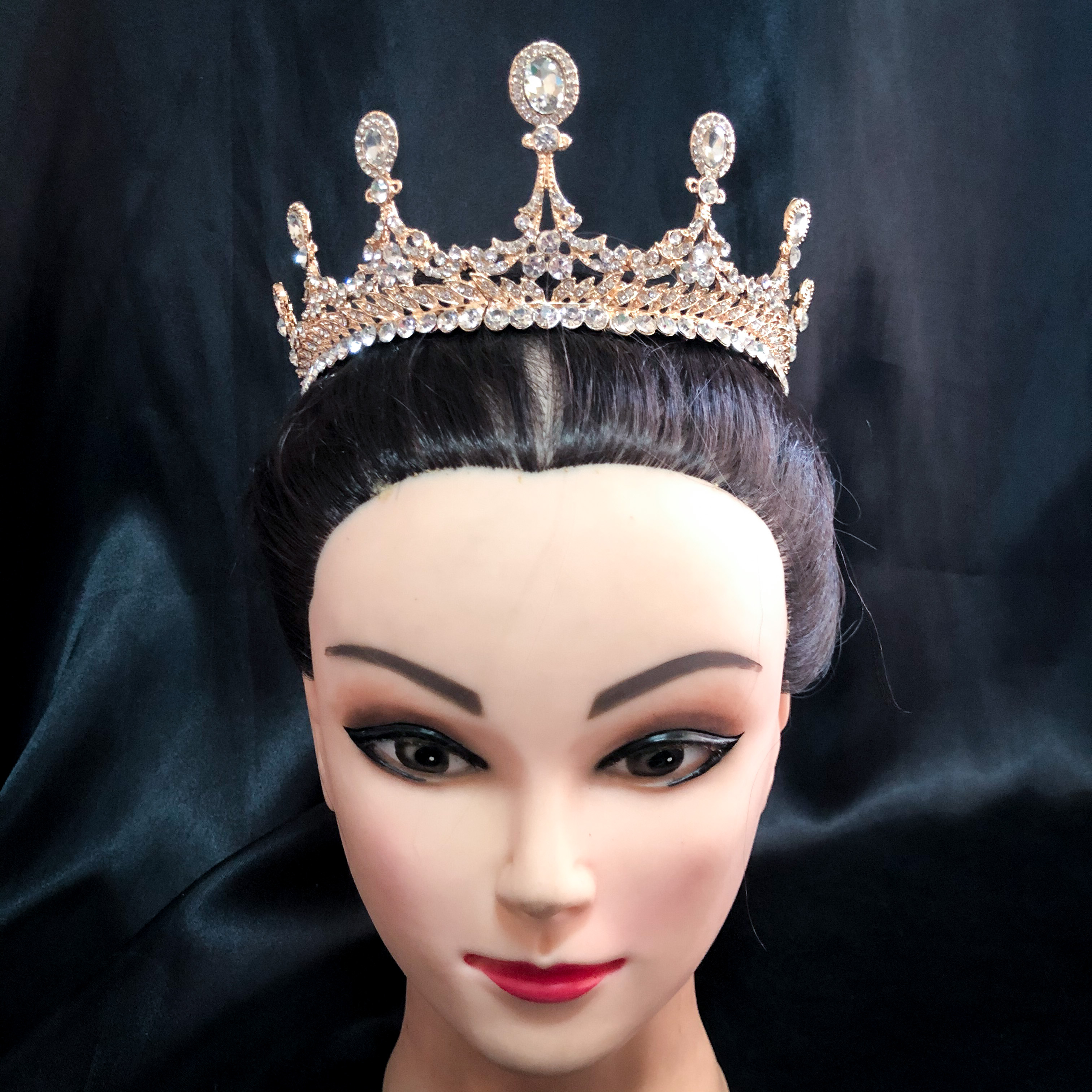 (พร้อมส่ง) เทียร่า 300 สีทอง มงกุฎนางงาม มงกุฎเจ้าหญิง งานสวย ปราณีต QCเพชรทุกเม็ด สินค้าพร้อมส่งจากไทย