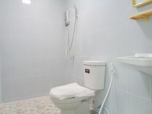 H1123 ขายทาวน์เฮ้าส์ 2 ชั้น 16 ตร.วา หมู่บ้านจินดาทาวน์ หลังมุม รีโนเวทใหม่ ซอยคู้บอน 27 แยก 56 (รามอินทรา กม. 8)