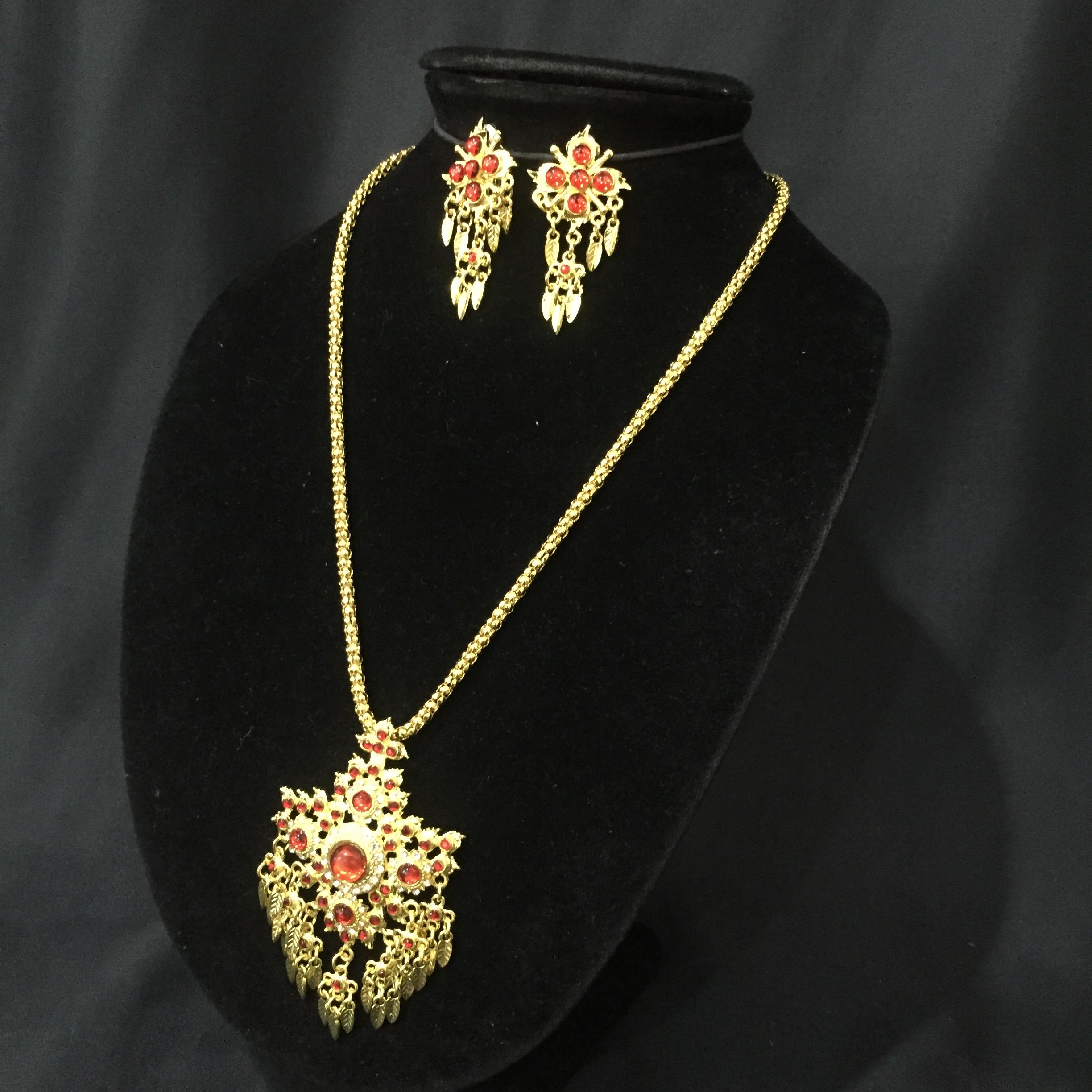 (พร้อมส่ง) เครื่องประดับไทยสร้อยคอ+ต่างหู 058 (หนีบ) สีแดง