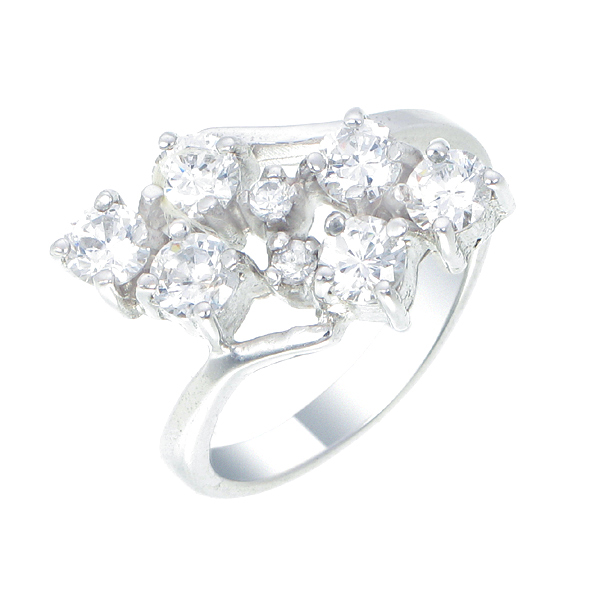 แหวนเพชรcz ประดับเพชร CZ แหวนดอกไม้ ดีไซน์สวยหรูดูแพง สวมใส่มิกซ์แอนด์แมตช์เข้ากับโอกาสต่างๆ ได้ โดดเด่นมั่นใจ