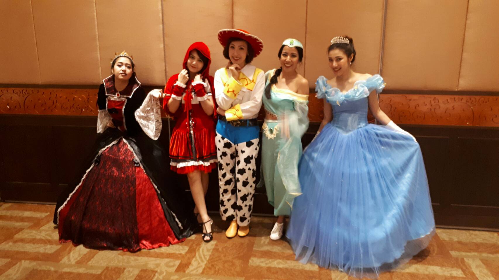 ชุดเจ้าหญิงซินเดอเรลล่า @ Movie 2015