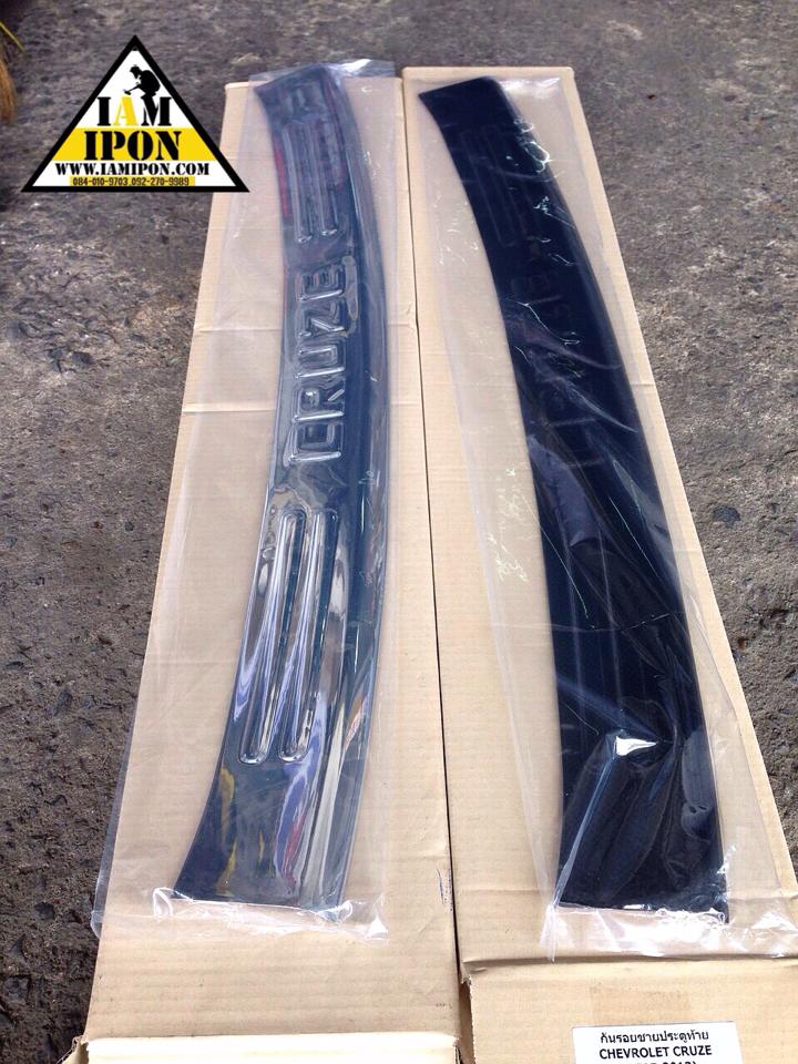 กันรอยชายประตูท้าย คาร์บอนดำ CHEVROLET CRUZE