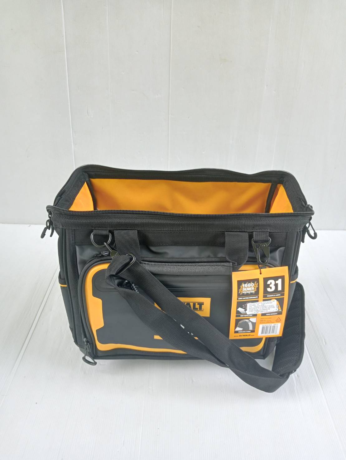 กระเป๋าเครื่องมือช่าง DWST560103-DW100 DEWALT รุ่น 100 ปี