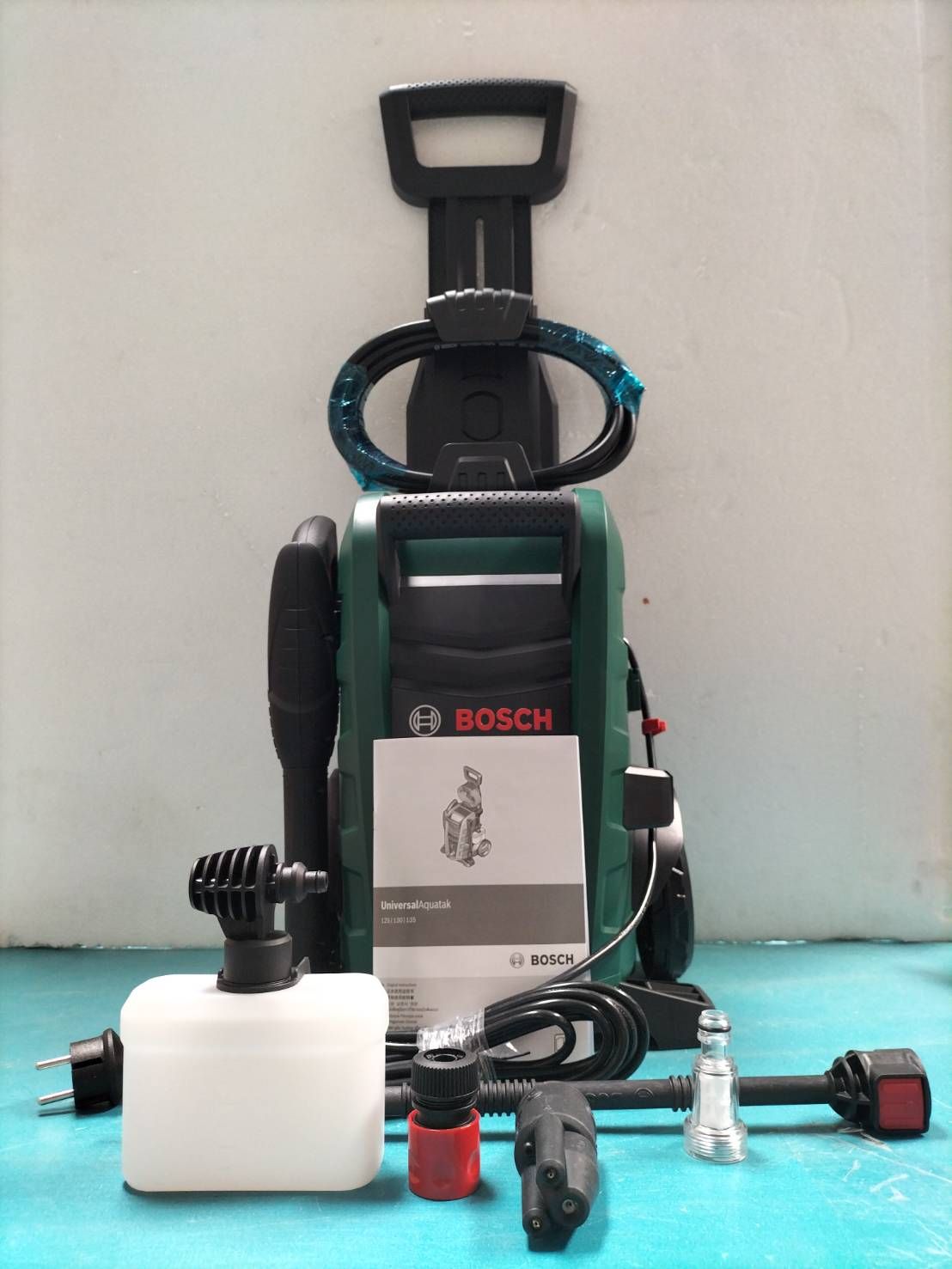 เครื่องฉีดน้ำแรงดันสูง UniversalAquatak125 BOSCH