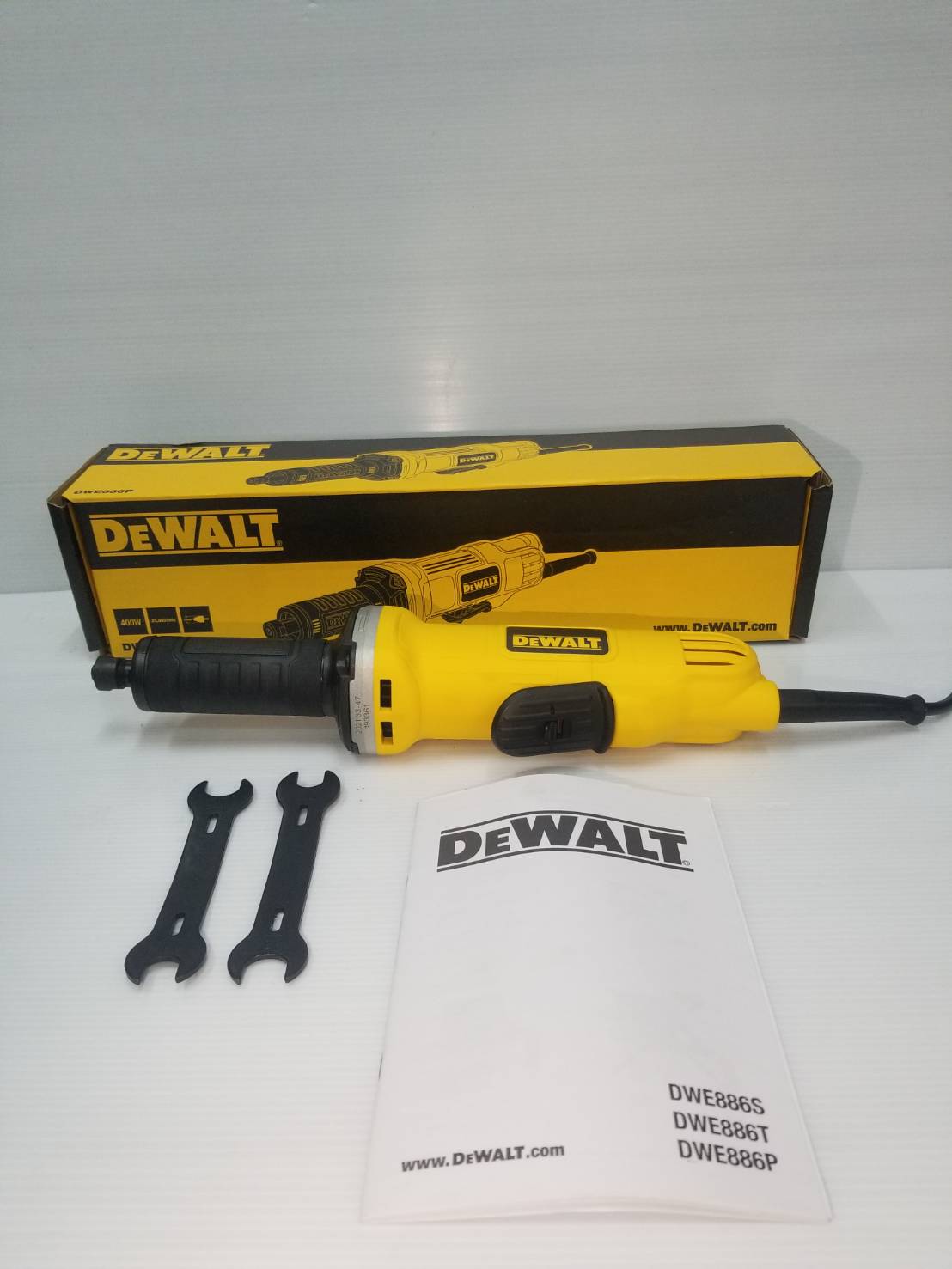 หินเจียรคอตรง DWE886P DEWALT