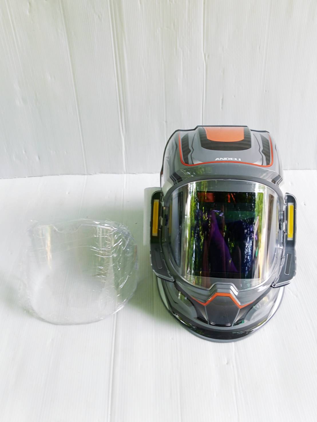 ANDELI หน้ากากเชื่อมอัตโนมัติ ให้สีจริง ปรับเฉดได้ พร้อมไฟ LED ทันสมัยแบตเตอรี่ชาร์จไฟได้ MONER-950L 142-1031