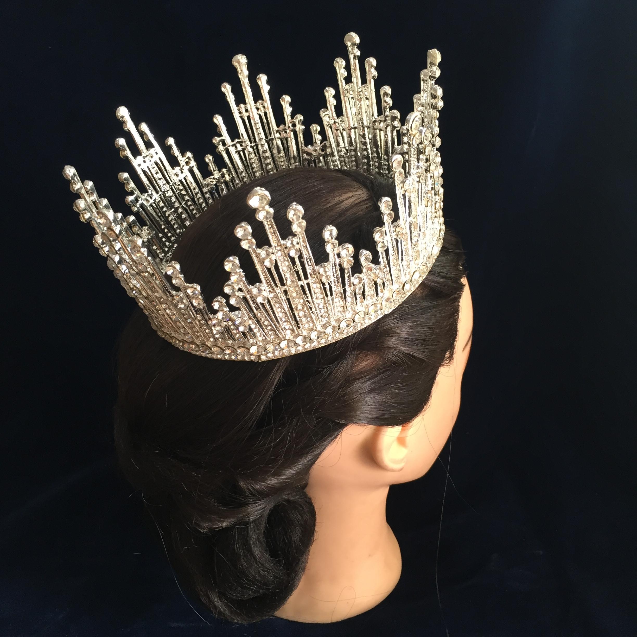 (พร้อมส่ง) มงกุฎ 037 สีเงิน รุ่นเพชร มงกุฎนางงาม มงกุฎประกวด งานสวย งานคุณภาพ