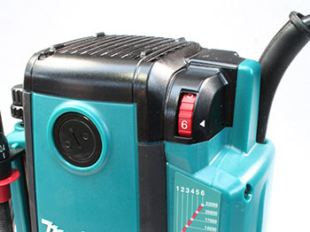 MAKITA เร้าเตอร์ไฟฟ้า 4 หุน (2100W) RP2301FC05