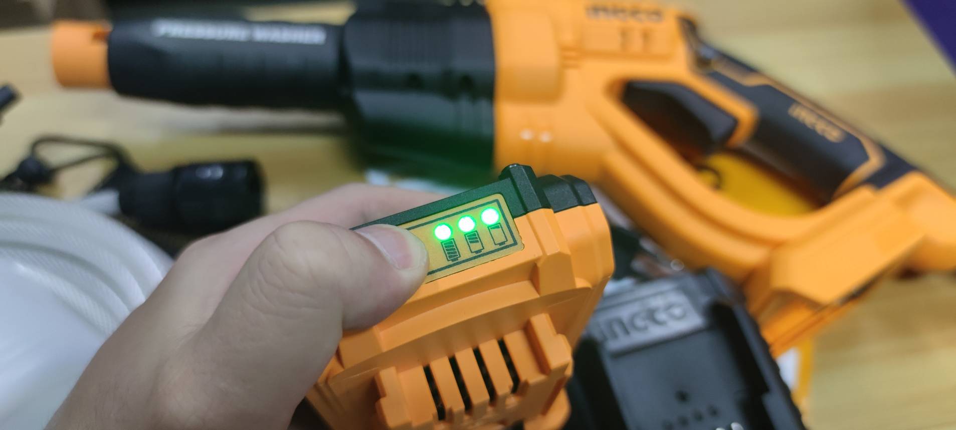 ปืนอัดฉีดแรงดันสูงไร้สาย 20V / 2.0Ah CPWLI20082 INGCO